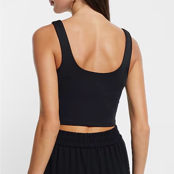 Express Body Contour High Compression Sweetheart Neckline Cropped Tank - Picture 3 of 5